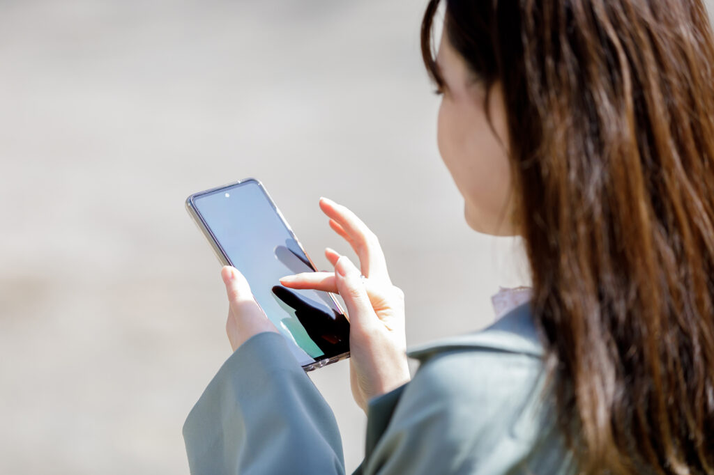 【2026年最新】ahamoを完全解説｜40GBの料金、乗り換え・機種変更、海外利用、eSIM、ahamo光、デメリットまで